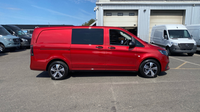 Mercedes-Benz Vito L2 Diesel Rwd 119CDI Select Crew Van 9G-Tronic - Image 8